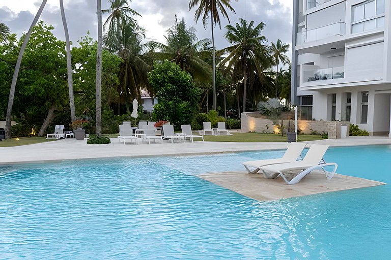 Caribbean Life Paradise, Beachfront Apartment