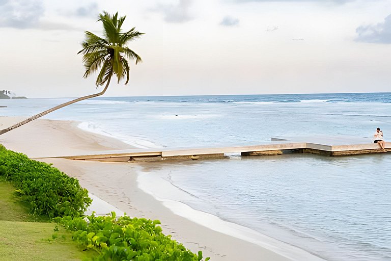 Caribbean Life Paradise, Beachfront Apartment