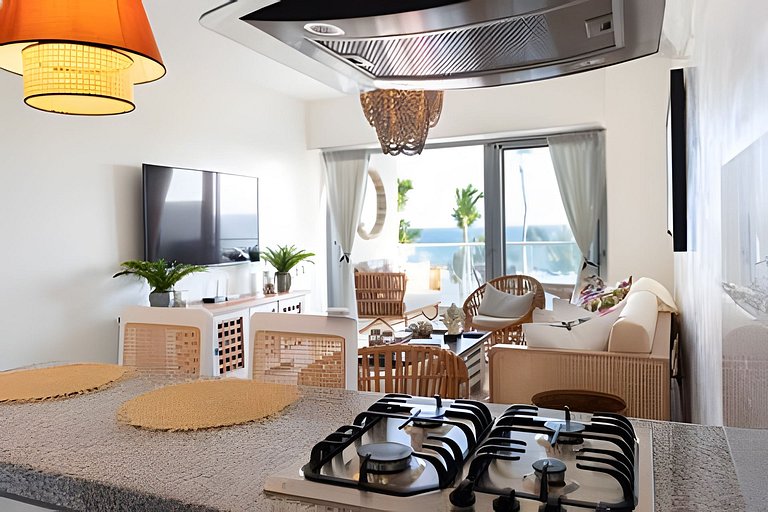 Caribbean Life Paradise, Beachfront Apartment