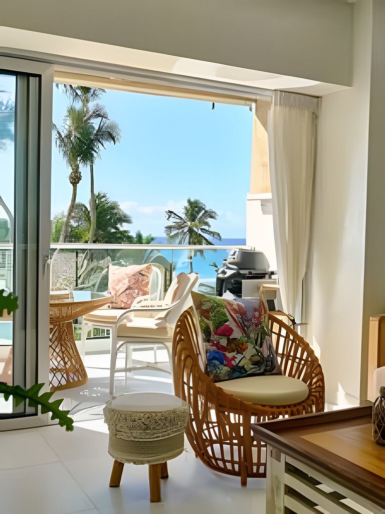 Caribbean Life Paradise, Beachfront Apartment