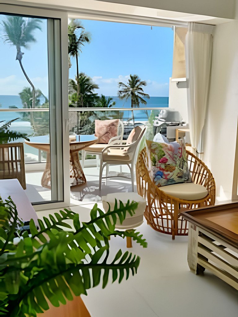Caribbean Life Paradise, Beachfront Apartment