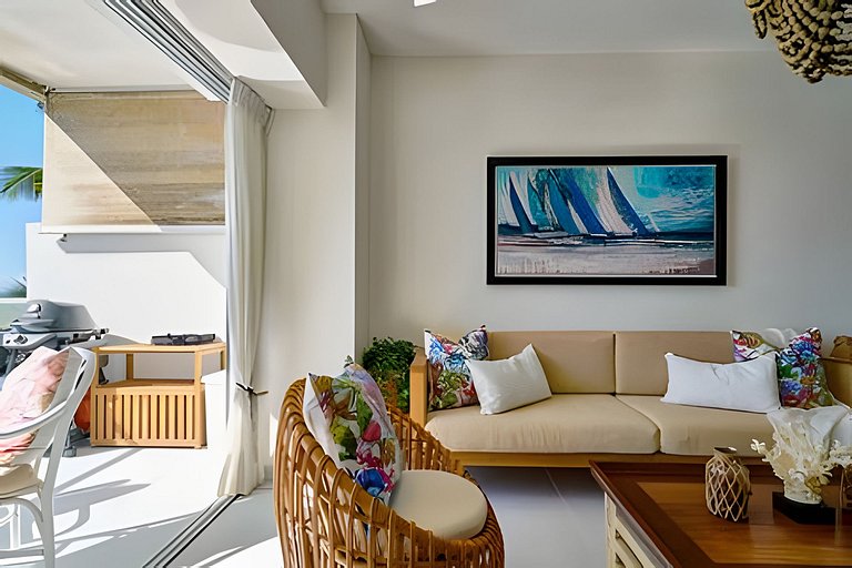 Caribbean Life Paradise, Beachfront Apartment