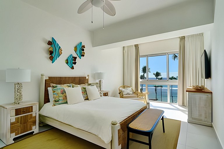 Caribbean Life Paradise, Beachfront Apartment