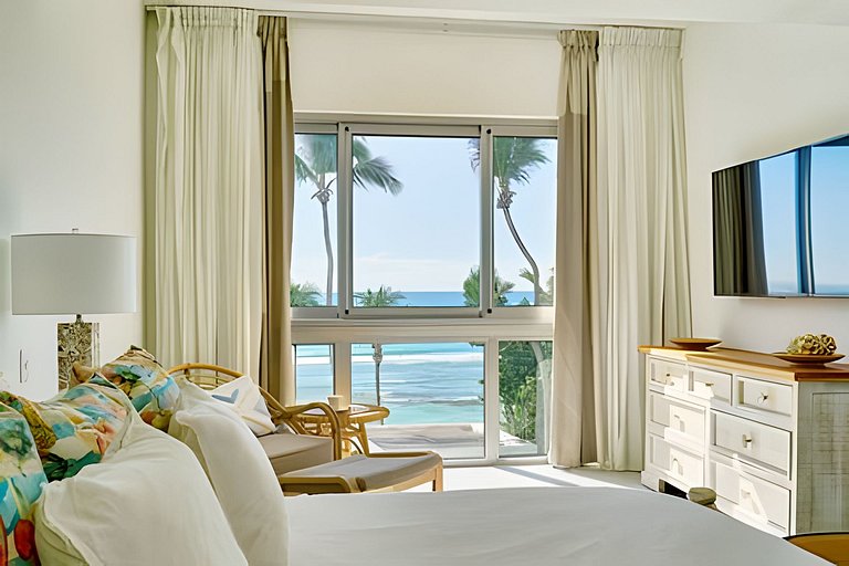 Caribbean Life Paradise, Beachfront Apartment
