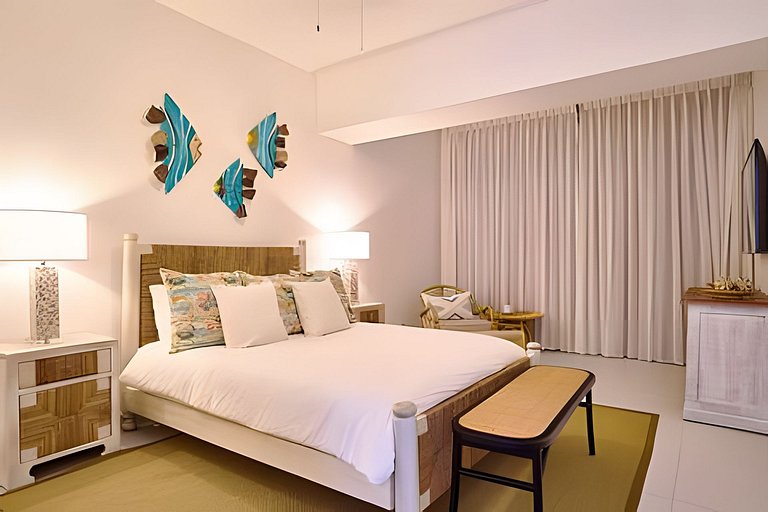Caribbean Life Paradise, Beachfront Apartment