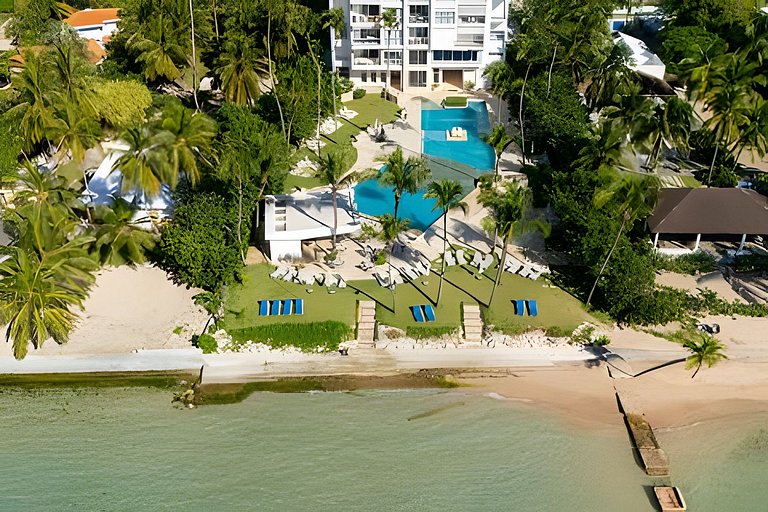 Caribbean Life Paradise, Beachfront Apartment