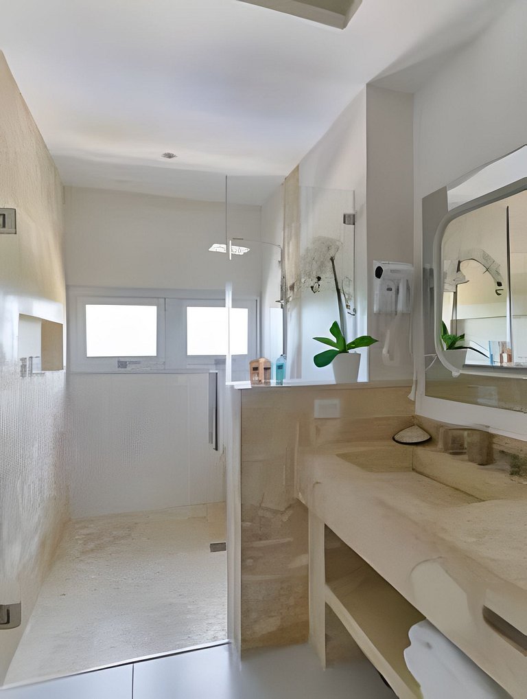Caribbean Sunshine Breath Beachfront apt.