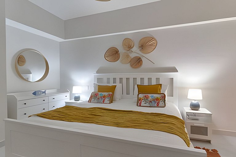 Caribbean Sunshine Breath Beachfront apt.