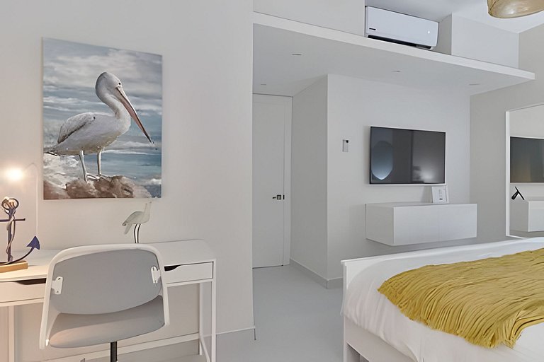 Caribbean Sunshine Breath Beachfront apt.