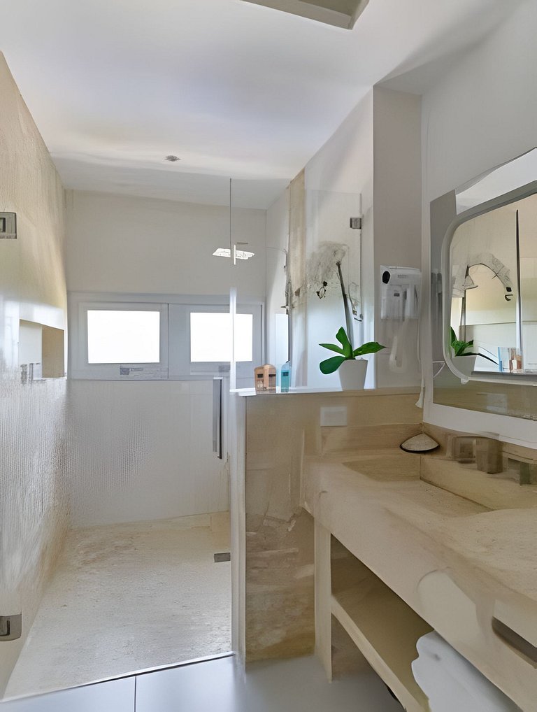 Caribbean Sunshine Breath Beachfront apt.