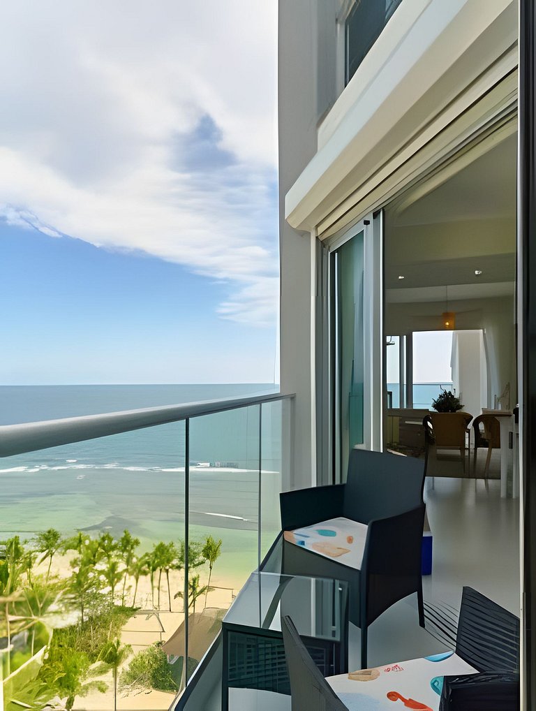 Caribbean Sunshine Breath Beachfront apt.