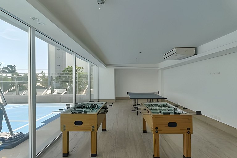 Caribbean Sunshine Breath Beachfront apt.