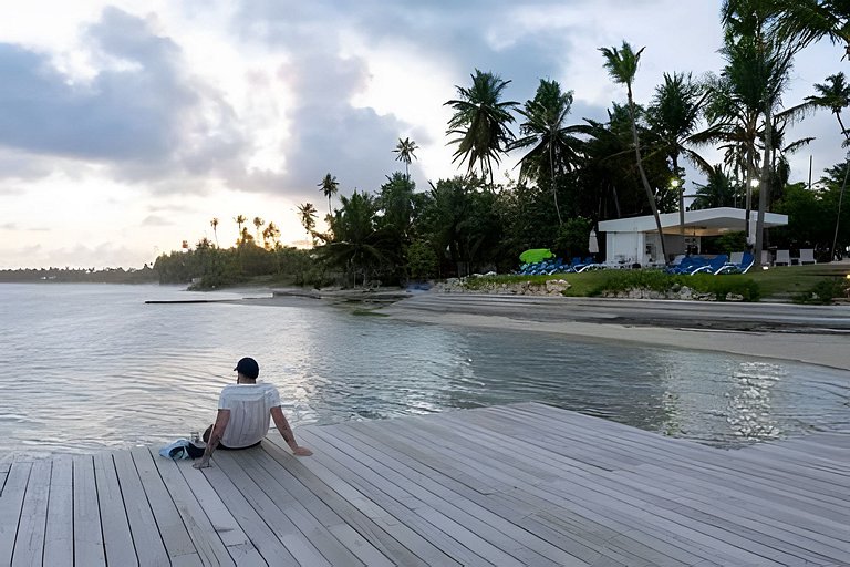 Caribbean Sunset Break Beachfront Apt.