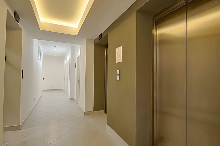 Caribbean Sea View Apt.on 19 level, a serene Stay
