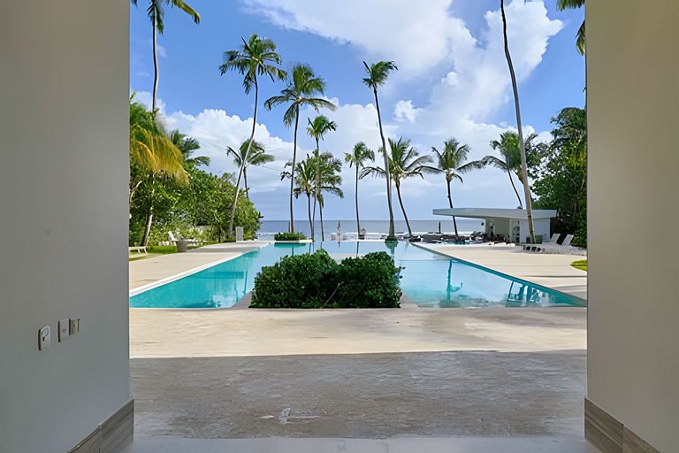 Caribbean Sea View Apt.on 19 level, a serene Stay