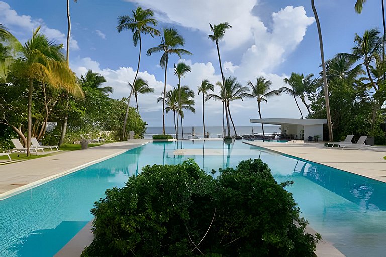 Caribbean Sea View Apt.on 19 level, a serene Stay