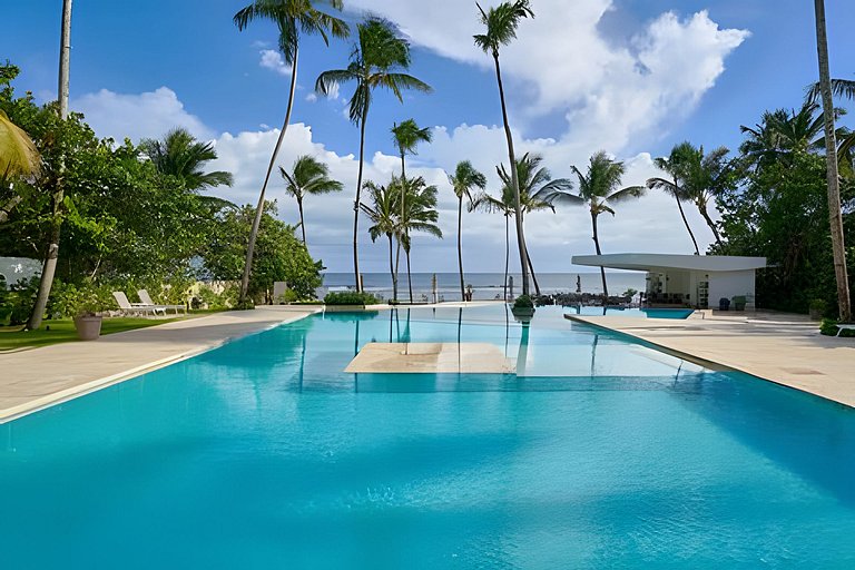 Caribbean Sea View Apt.on 19 level, a serene Stay