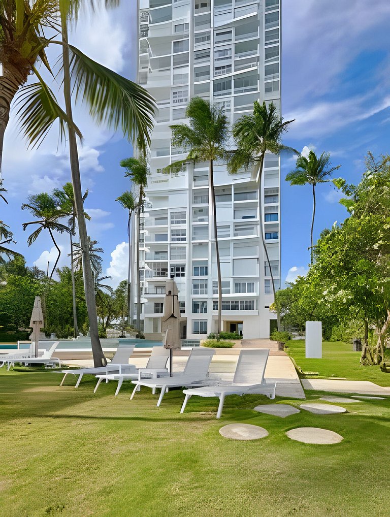 Caribbean Sea View Apt.on 19 level, a serene Stay