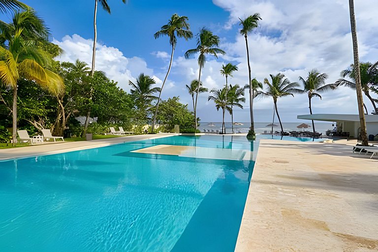 Caribbean Sea View Apt.on 19 level, a serene Stay
