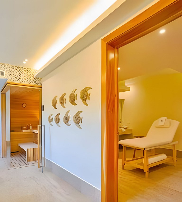 Caribbean Sea View Apt.on 19 level, a serene Stay