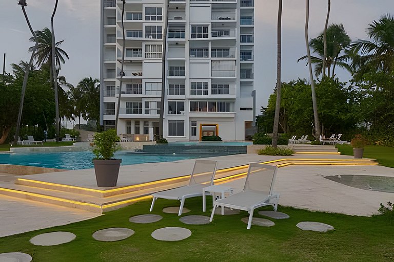 Caribbean Sea View Apt.on 19 level, a serene Stay