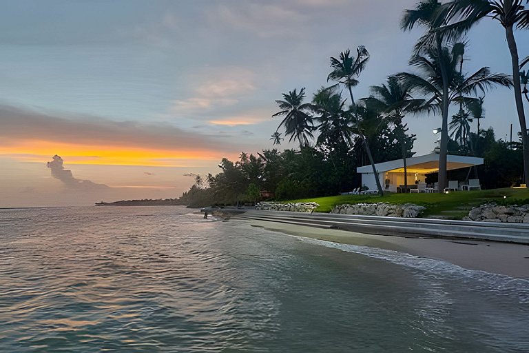 Caribbean Sea View Apt.on 19 level, a serene Stay