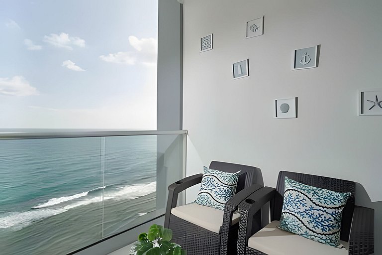 Caribbean Sea View Apt.on 19 level, a serene Stay