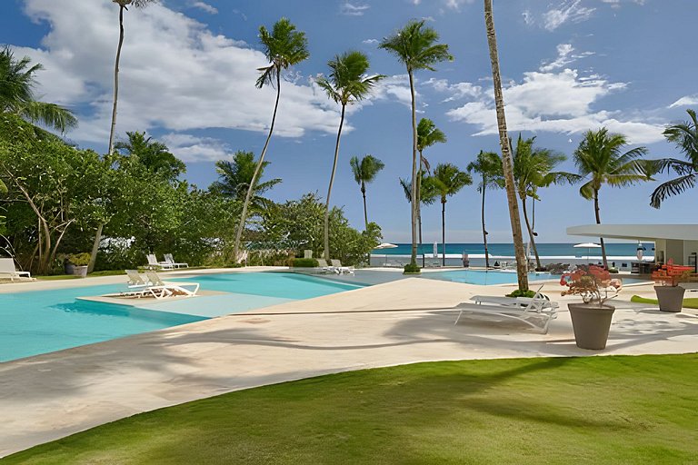 Caribbean Sea View Apt.on 19 level, a serene Stay