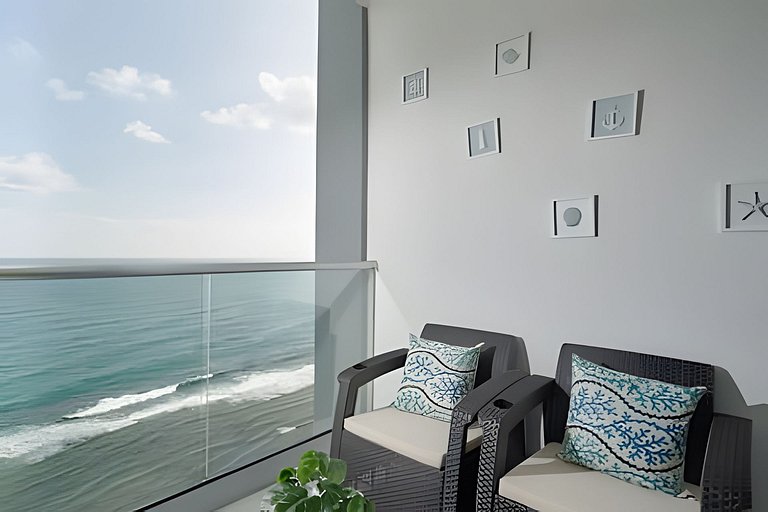 Caribbean Sea Waves View, Beachfront Apt.