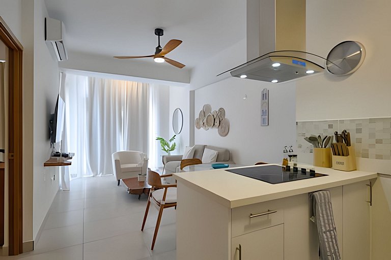 Come and Feel The Caribbean Breeze in 1-bdrm Apt.