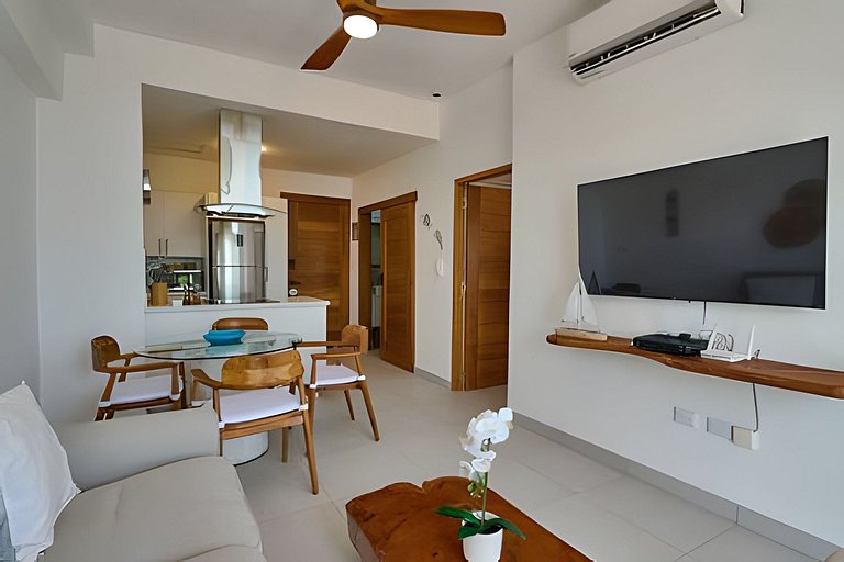 Come and Feel The Caribbean Breeze in 1-bdrm Apt.