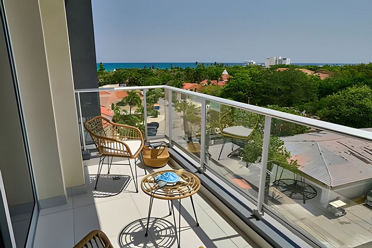 Come and Feel The Caribbean Breeze in 1-bdrm Apt.