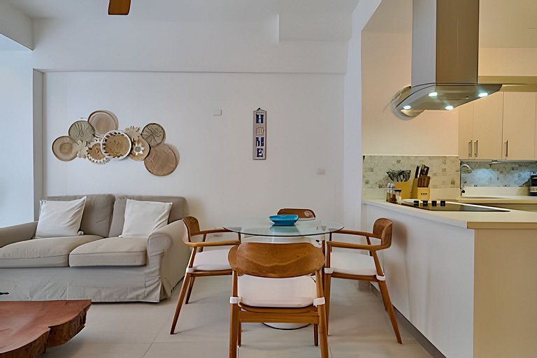 Come and Feel The Caribbean Breeze in 1-bdrm Apt.