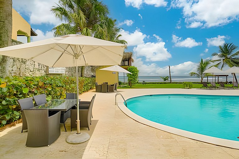 MCx2 · Caribbean Idyllic Vacation at Beachfront Apt.