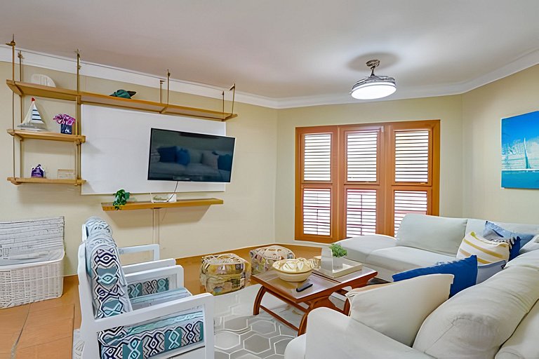 MCx2 · Caribbean Idyllic Vacation at Beachfront Apt.