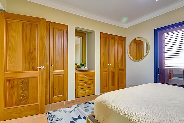 MCx2 · Caribbean Idyllic Vacation at Beachfront Apt.