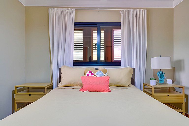 MCx2 · Caribbean Idyllic Vacation at Beachfront Apt.