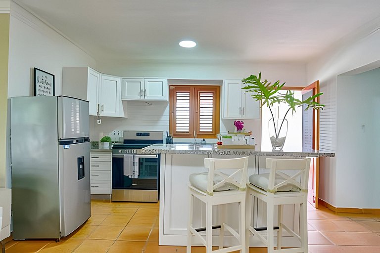 MCx2 · Caribbean Idyllic Vacation at Beachfront Apt.