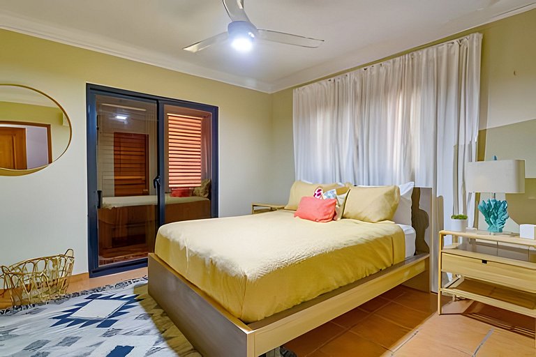Caribbean Beachfront Living, Apartment