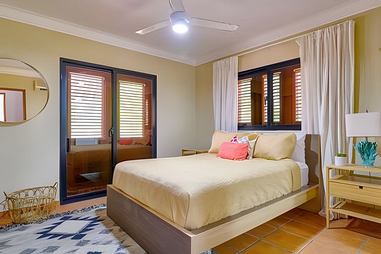 Caribbean Beachfront Living, Apartment