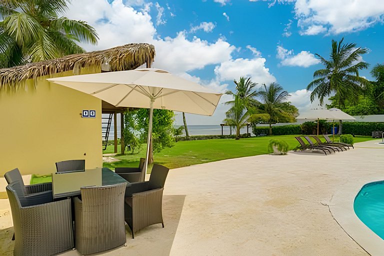 Caribbean Beachfront Living, Apartment