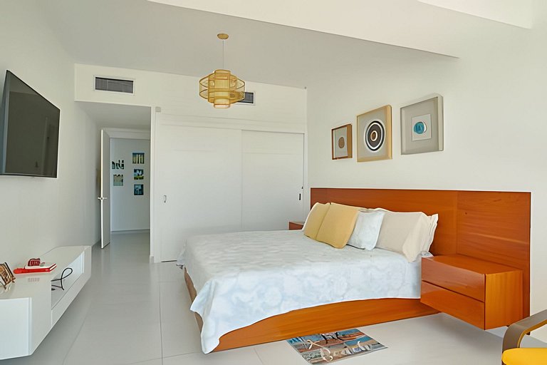 Caribbean Breeze beachfront apartment