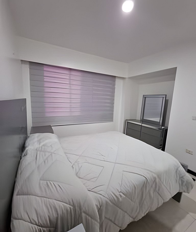 2BR Apt|Center Beachtown just steps from the beach