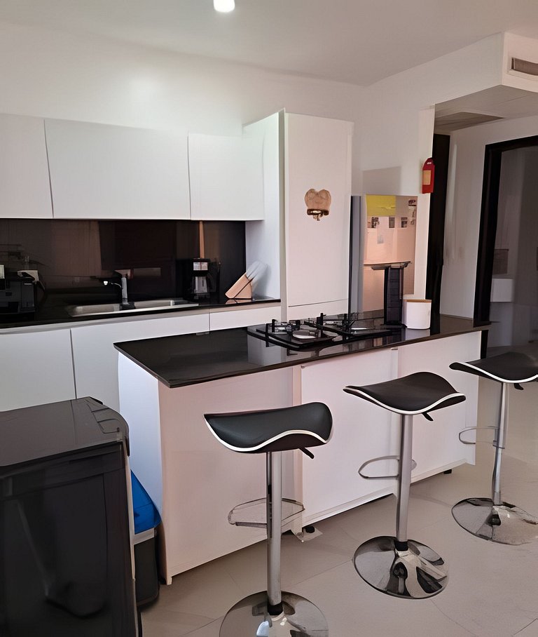 2BR Apt|Center Beachtown just steps from the beach