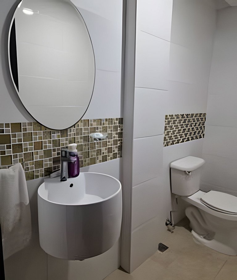 2BR Apt|Center Beachtown just steps from the beach