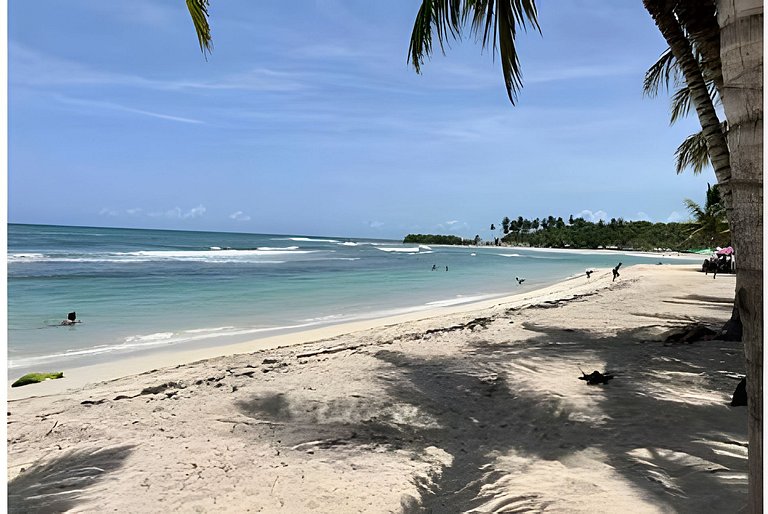 2BR Apt|Center Beachtown just steps from the beach