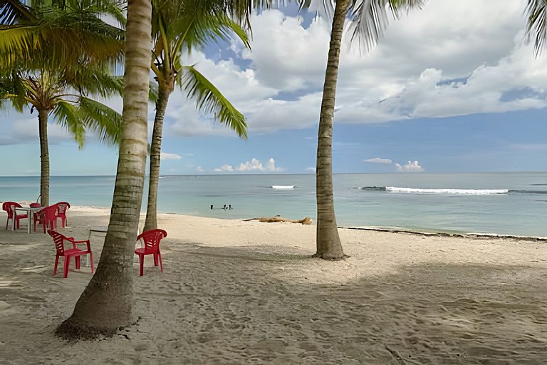 2BR Apt|Center Beachtown just steps from the beach