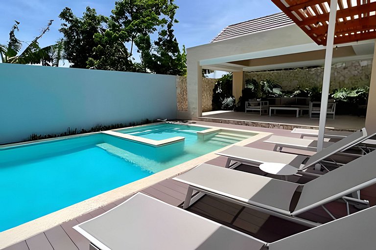 Caribbean Beachside Hidden Oasis Apartment.