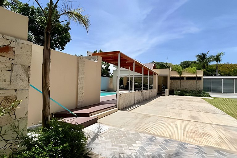 TV1-8B · Caribbean Beachside Dreamy Apartment