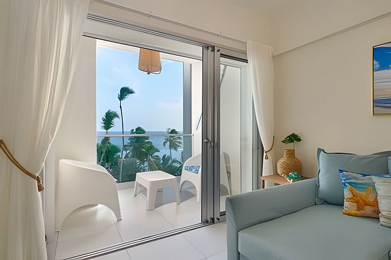 Caribbean Beachfront Apartment. W/ Scenic view
